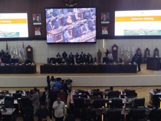 Gantikan Budi Prajogo, Imron Rosadi Resmi Jabat Wakil Ketua DPRD Banten