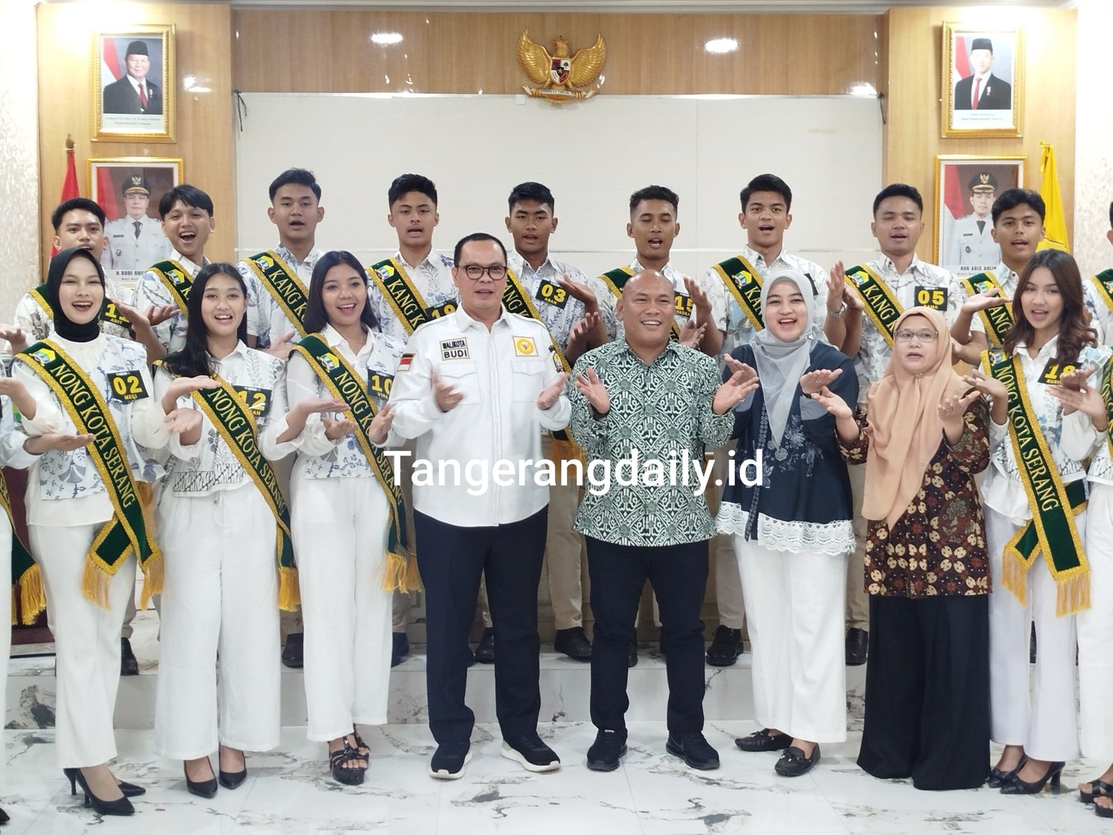 Wali Kota Serang Budi Rustandi bersama 20 finalis Kang Nong 2025, Kamis (27/11/2025)