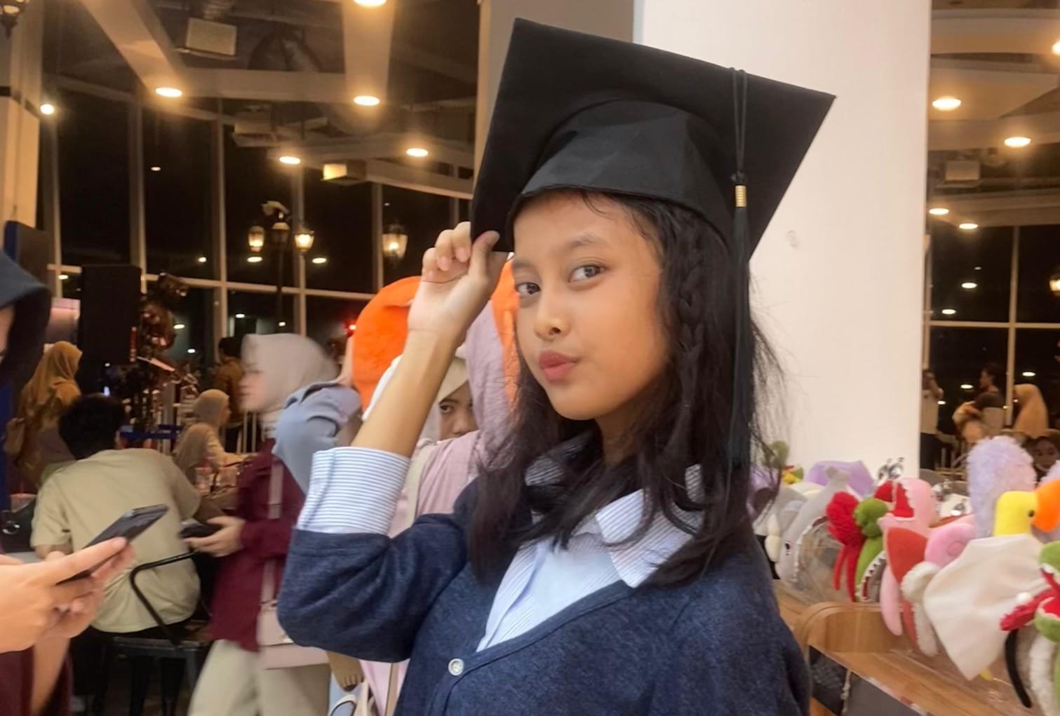 Kearifan Taoisme menawarkan jalan hidup selaras alam melalui konsep Tao, Wu Wei, dan Yin–Yang untuk mencapai ketenangan batin di era modern.