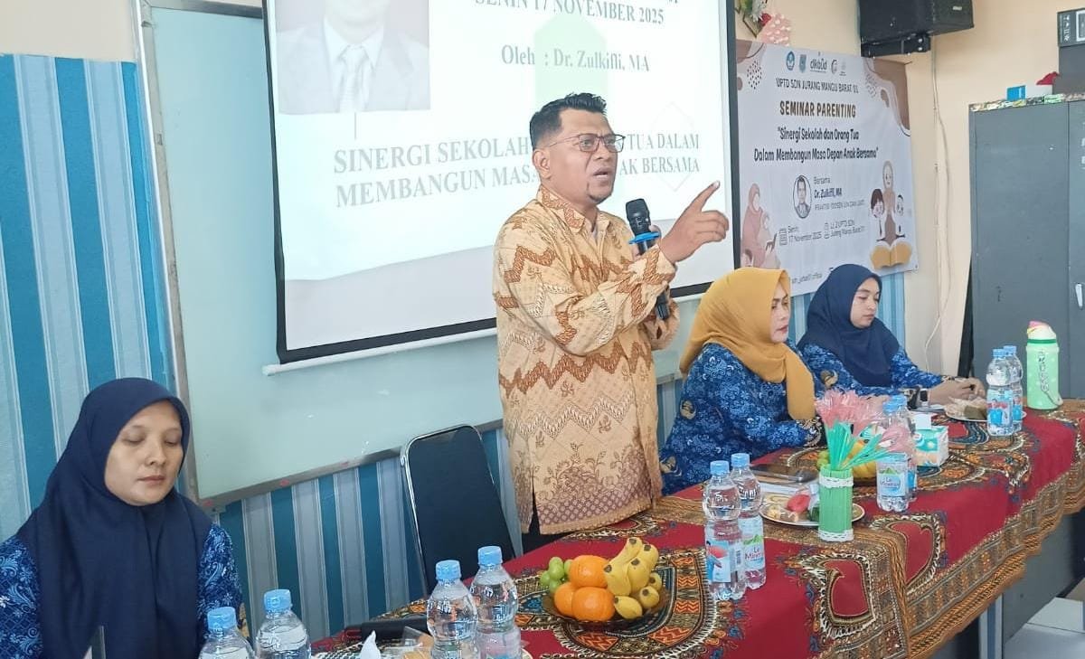 Seminar Parenting SDN Jurangmangu Barat 01 bahas sinergi orang tua–sekolah untuk kuatkan karakter, komunikasi, dan tumbuh kembang anak.