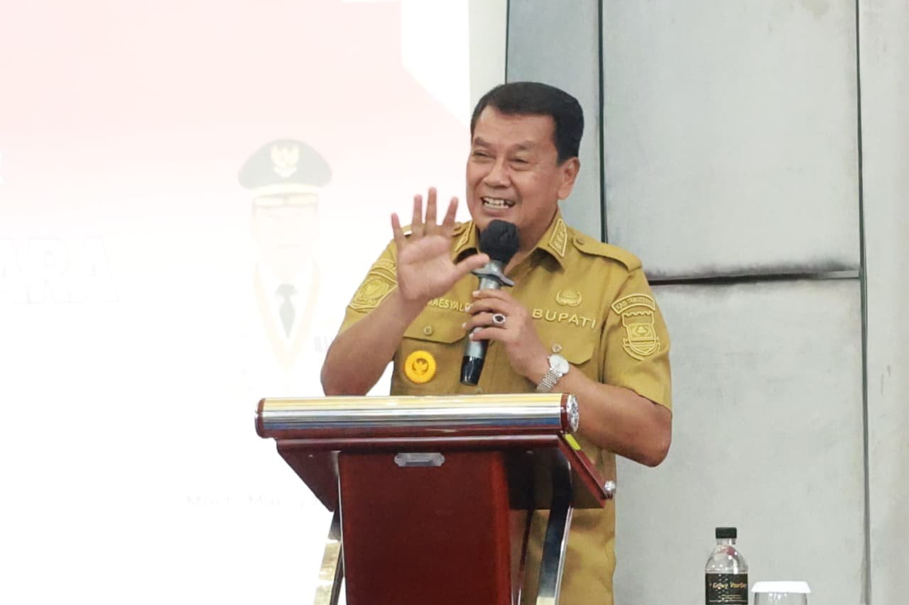 Bupati Tangerang membuka Bimtek KDKMP untuk memperkuat pengawasan dan tata kelola Koperasi Merah Putih di desa dan kelurahan.