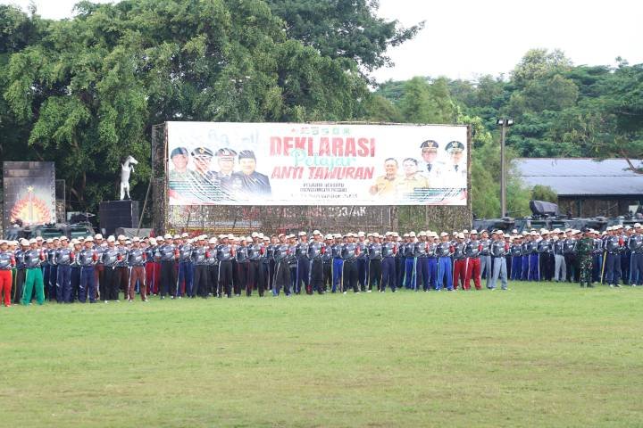 Ribuan pelajar Tangerang bentuk Satgas Anti Tawuran dan ikuti pembinaan TNI untuk memperkuat disiplin di sekolah.