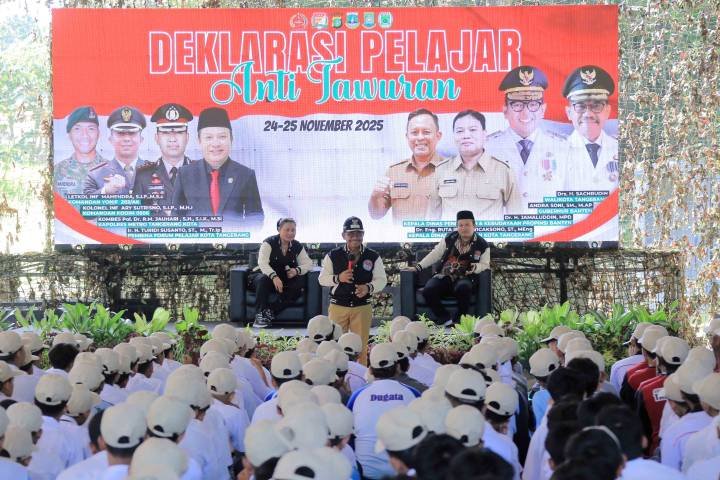 Deklarasi 1.000 pelajar Tangerang menolak tawuran, memperkuat Profil Pelajar Pancasila, dan mendorong pendidikan karakter di sekolah.