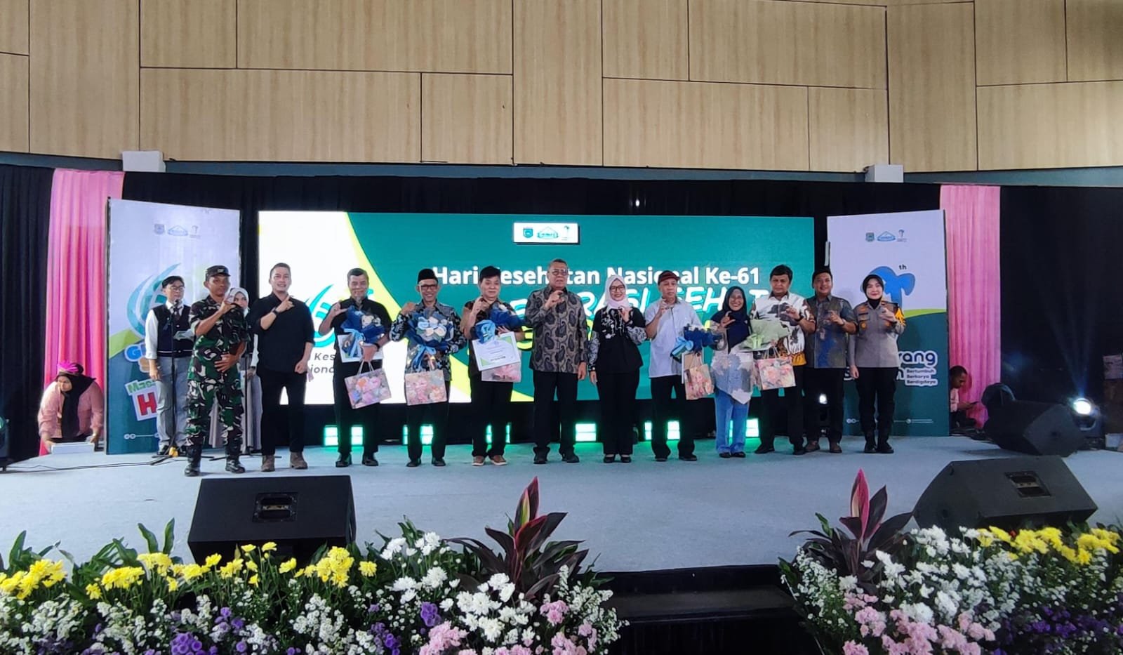 Wali Kota Tangsel dorong layanan kesehatan dekat, gratis, dan preventif bagi masyarakat di usia Tangsel ke-17.