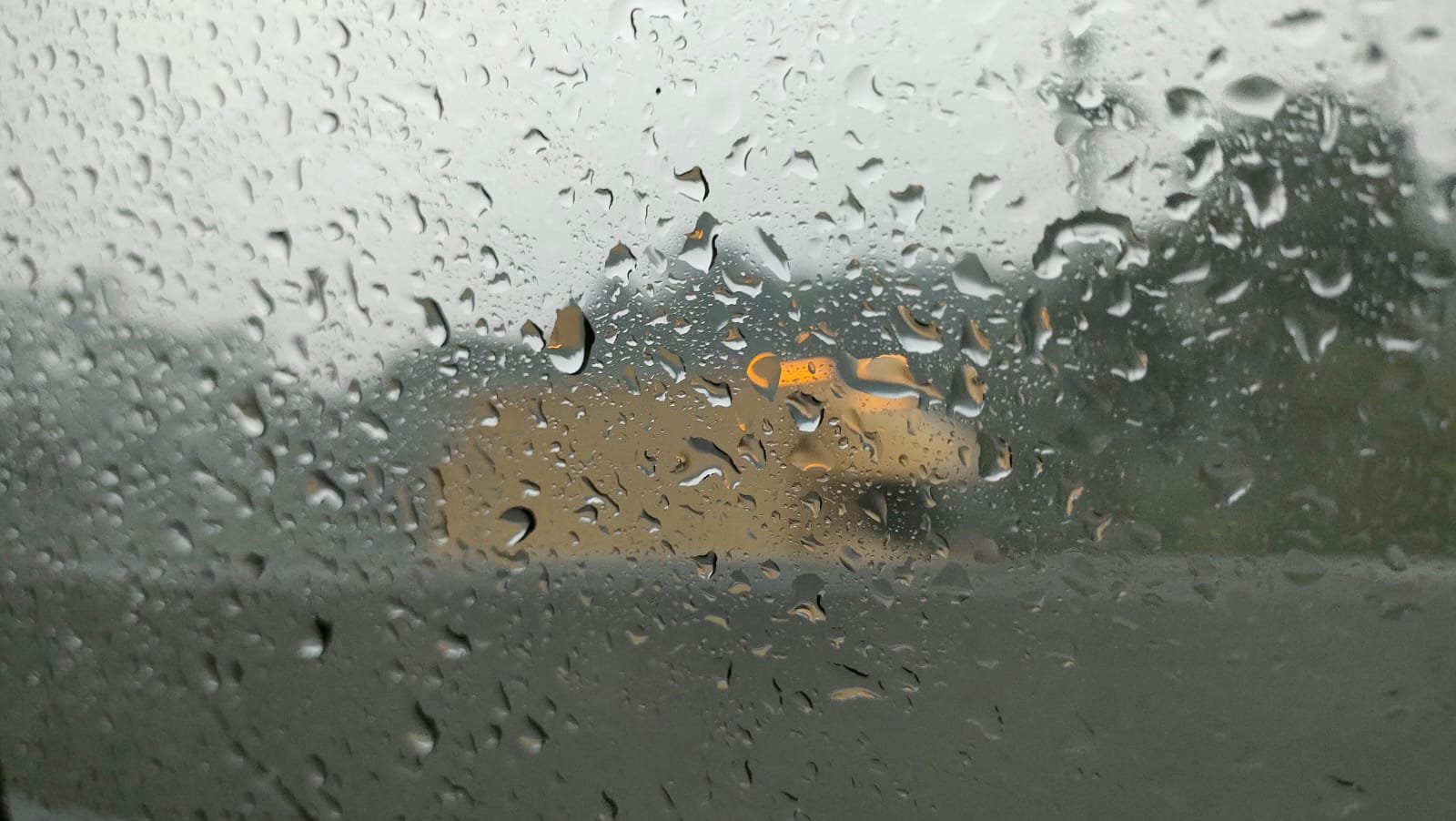 BMKG memperingatkan cuaca ekstrem di Banten 12–16 November 2025 dengan hujan lebat, angin kencang, serta risiko bencana hidrometeorologi.