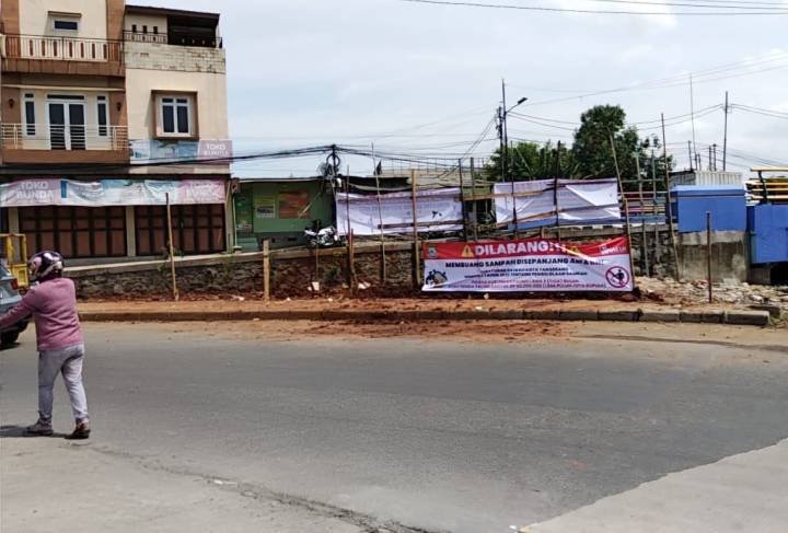 Pemkot Tangerang membongkar TPS liar Tekukan Buah di Benda untuk menata estetika kota, memperketat pengawasan, dan meningkatkan kebersihan.