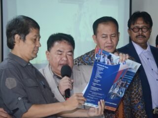 Forum Pentahelix lahirkan Maklumat Salemba 2025, serukan reformasi kebijakan air dan keadilan ekologis nasional.