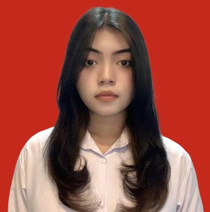 Menghidupkan kembali nilai Pancasila di era digital untuk mengatasi krisis moral dan membangun etika daring generasi muda.