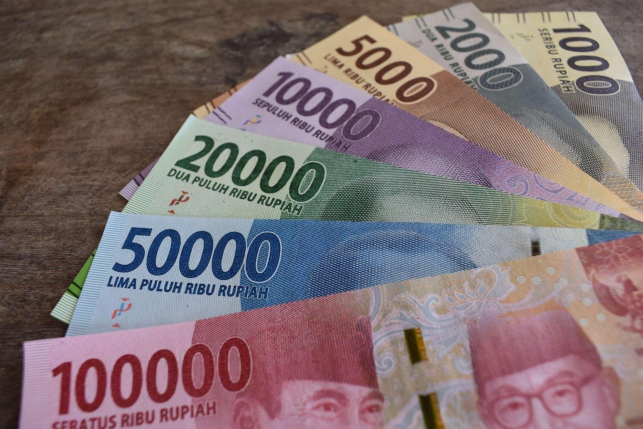 Redenominasi rupiah tengah jadi sorotan. Pahami lima dampaknya bagi aktivitas ekonomi masyarakat dan sistem keuangan nasional.