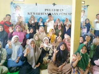 Anggota DPRD Banten H. Imron Dorong Pemberdayaan Perempuan lewat Pelatihan Dimsum dan Nugget di Cisoka