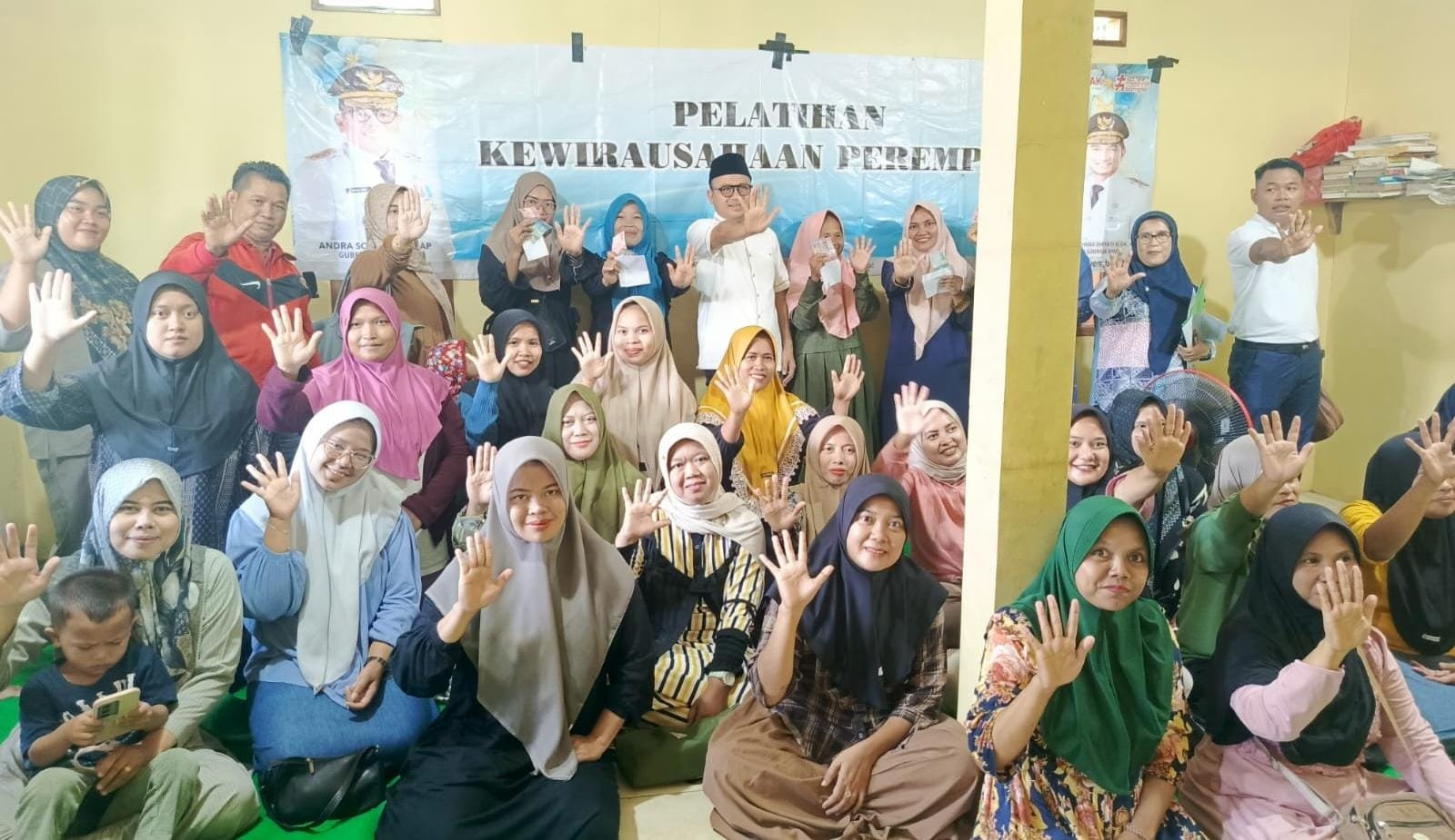 Imron dorong pemberdayaan perempuan Cisoka lewat pelatihan dimsum dan nugget guna menguatkan UMKM dan ekonomi keluarga desa.