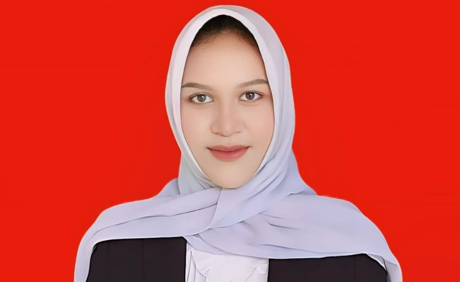 Budaya FOMO muncul dari framing media, perbandingan sosial, dan algoritma. Teori komunikasi membantu mengelola identitas digital.