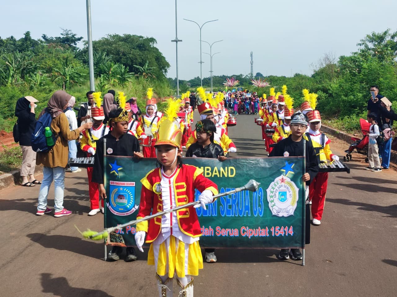 Student Carnaval Tangsel 2025 menghadirkan 26 rombongan pelajar dan sanggar seni yang menampilkan parade budaya dan kreativitas lokal.