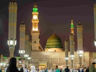 Panduan lengkap Biaya Umroh di Indonesia — dari paket hemat hingga premium, sesuaikan pilihan dengan budget dan kenyamanan ibadahmu.