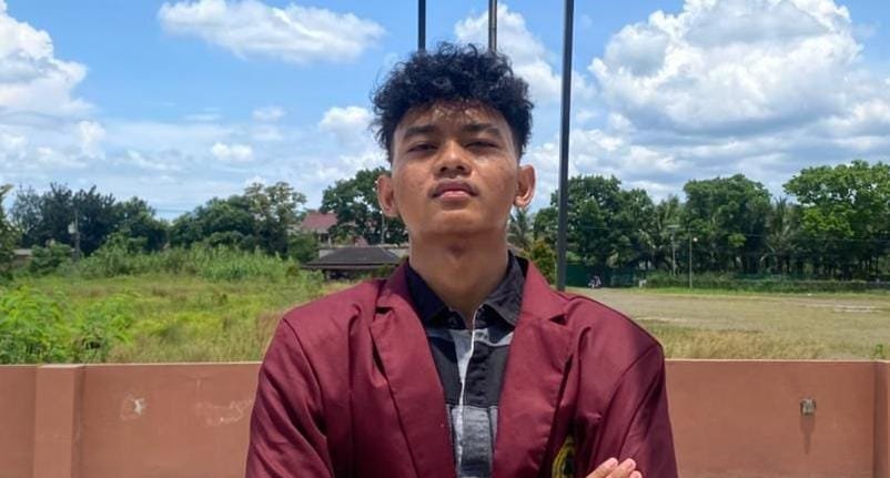 Perdebatan ijazah Presiden Jokowi memicu polarisasi politik, hoaks di media sosial, dan menurunkan kepercayaan publik pada institusi.