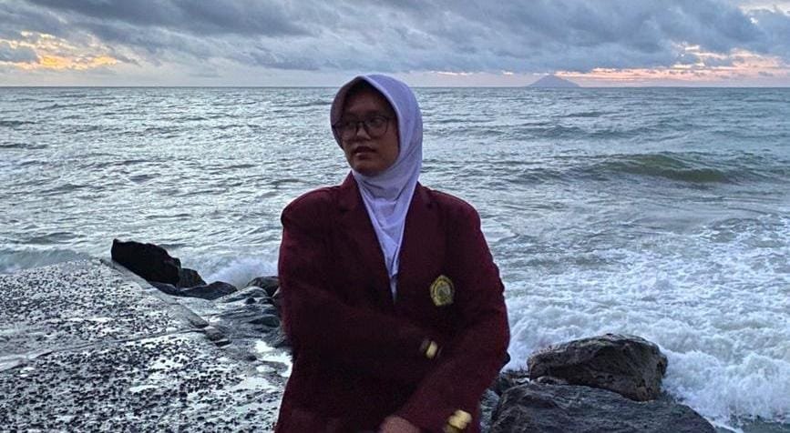 Gunakan media sosial dengan bijak: pahami etika, hindari hoaks, dan lindungi privasi untuk dampak positif di era digital.