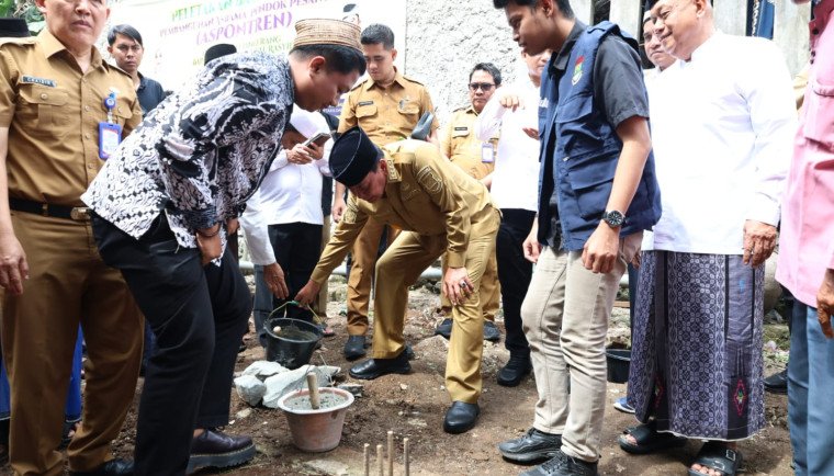 Bupati Tangerang mulai pembangunan Asrama Pondok Pesantren 2025 di 45 titik untuk fasilitas santri lebih nyaman dan optimal.