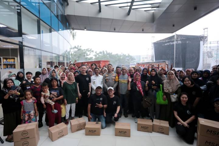 Pemkot, Polres, dan MSP menyalurkan 1.000 paket bantuan pangan untuk memperkuat kepedulian serta solidaritas warga Kota Tangerang.
