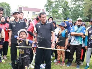 Bupati Tangerang membuka Kejuaraan Panahan Bupati Cup 2025 yang diikuti 300 atlet sebagai ajang pembinaan dan penjaringan bibit berprestasi.