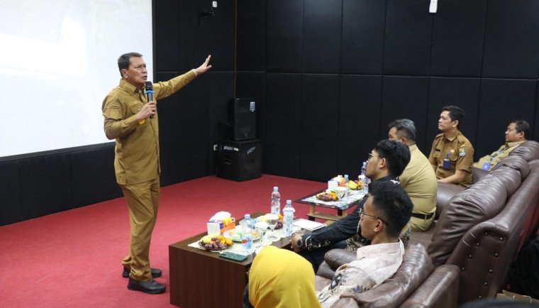 Bupati Tangerang Moch. Maesyal Rasyid mendorong mahasiswa berperan aktif memperkuat SDM unggul dan kepedulian lingkungan.