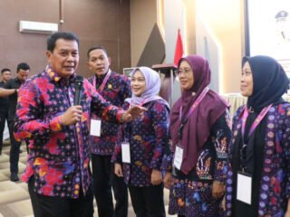 Bupati Tangerang menekankan keteladanan kepala sekolah lewat Diklat 2025 serta memperkuat akses pendidikan dan beasiswa.