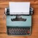 Mesin ketik tak pernah hilang, bertransformasi ke digital. Pelajari sejarah, budaya menulis, dan dampaknya di era modern.