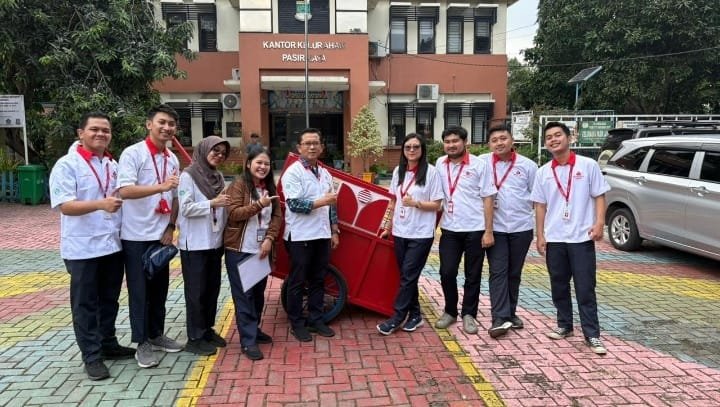 PT Mayora Indah Region Jatake gelar empat program CSR di Pasir Jaya 2025 untuk UMKM, olahraga, sampah, dan budidaya ikan lele.