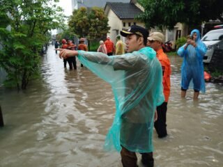 Banjir Masih Melanda Kota Serang, Agis Gerak Cepat Temui Warga Grand Sutera: Pastikan Penangan Tepat