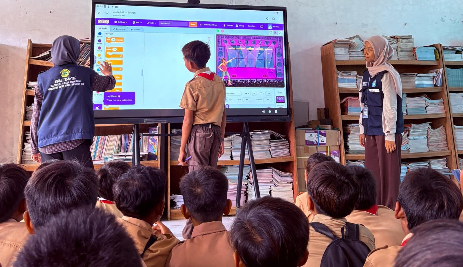 Mahasiswa KKM UNTIRTA tanamkan kecakapan abad 21 melalui coding dan literasi keuangan kepada siswa SD di Tanara, Serang.