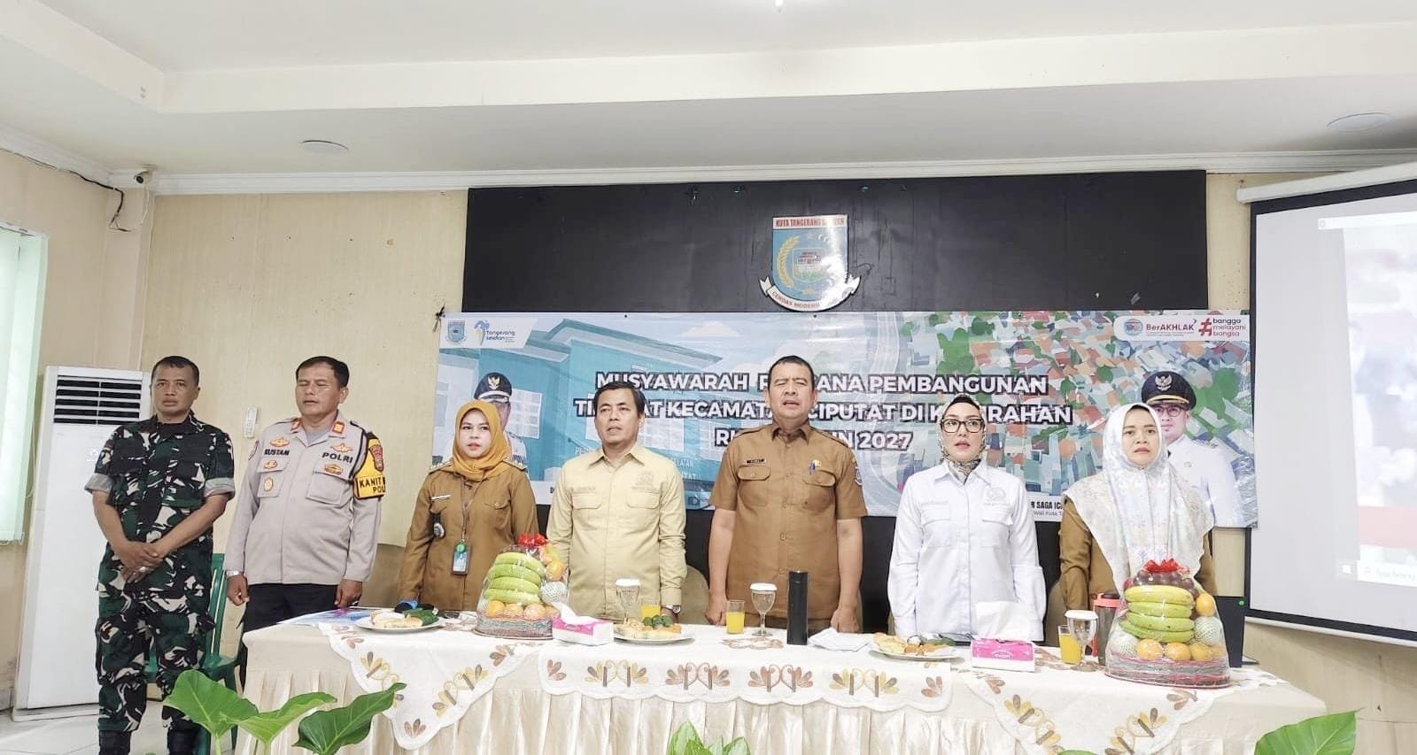 Musrenbang 2027 Kelurahan Cipayung fokus pada pemberdayaan warga melalui TBM kolong flyover, pengelolaan sampah, dan KWT.