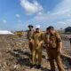 Bupati Tangerang meninjau kesiapan TPA Jatiwaringin di Mauk. Progres pematangan lahan PSEL capai 95 persen.