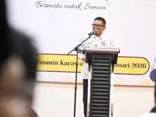 PB PGRI Anugerahi Andra Soni dan Tinawati atas Komitmen Majukan Pendidikan Banten
