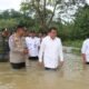 Bupati Tangerang meninjau banjir Desa Pasir Ampo akibat jebolnya tanggul Sungai Cidurian dan berkoordinasi dengan BBWS C3.