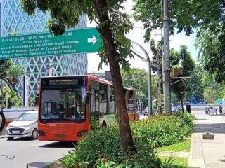 Ketika Bus TransJakarta Tak Lagi Sunyi: Soal Kebisingan dan Etika Ruang Publik