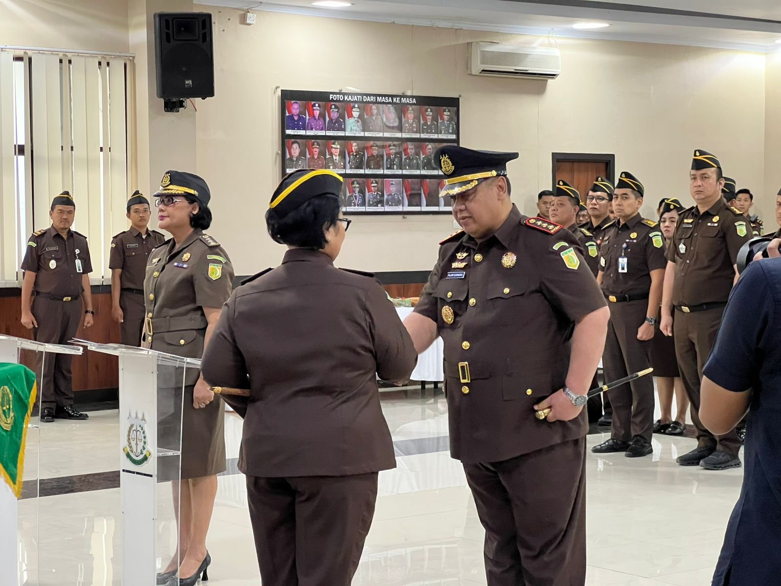 Pelantikan Fajar Gurindro sebagai Kepala Kejaksaan Negeri Kabupaten Tangerang dipimpin Kajati Banten, Kamis (8/1/2026).