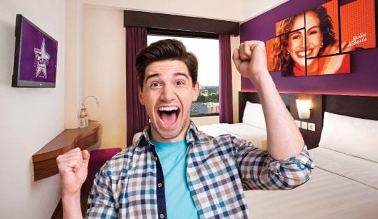 Nikmati Flash Sale Fame Hotel Gading Serpong mulai Rp403 ribu per malam. Promo terbatas, hotel fun, modern, dan lokasi strategis.