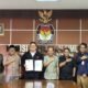 Abraham Garuda Laksono mendatangi KPU Banten membawa ijazah asli untuk menjawab isu publik soal keabsahan dokumen pendidikan.