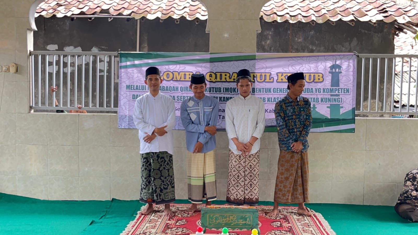 Tradisi Qiraatul Kutub di Desa Pedaleman Tanara terus dijaga warga sebagai upaya melestarikan warisan kitab kuning Syekh Nawawi.