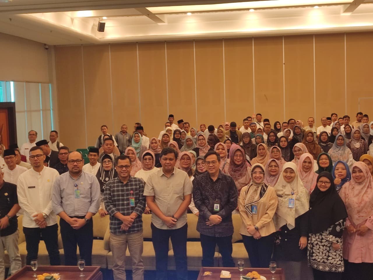 Pembinaan kepala sekolah se-Tangsel menyoroti pengelolaan sampah sekolah dan perlindungan siswa demi lingkungan belajar aman.