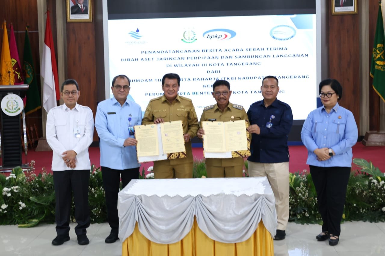 Pemkab dan Pemkot Tangerang menuntaskan serah terima aset jaringan perpipaan Wilayah III untuk meningkatkan layanan air bersih.