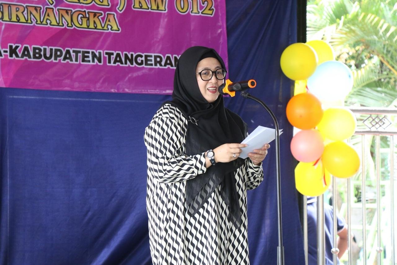 Wabup Tangerang Intan Nurul Hikmah meresmikan Gedung Serbaguna RW 12 Perumahan Sudirman, Desa Pasirnangka, Tigaraksa.