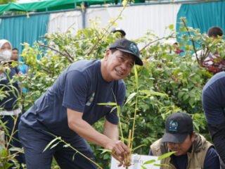 Bupati Tangerang Hadiri HPSN 2026 di TPA Jatiwaringin, Tanam Bambu dan Siram Ecoenzym