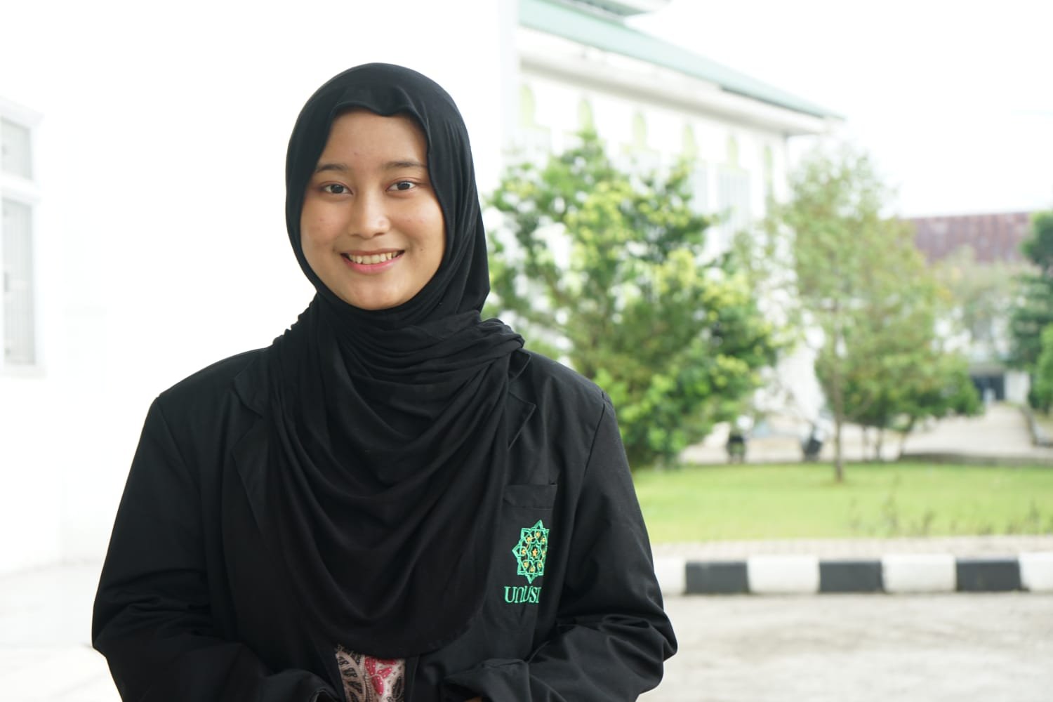 Fenomena FOMO dalam budaya digital generasi Z, antara krisis makna dan dorongan positif bagi pendidikan, ekonomi, dan nilai hidup.