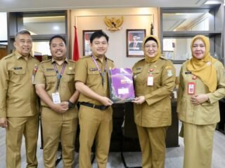 Wabup Tangerang Serahkan SK Kenaikan Pangkat 334 PNS dan Pensiun 39 ASN TMT 1 Maret 2026