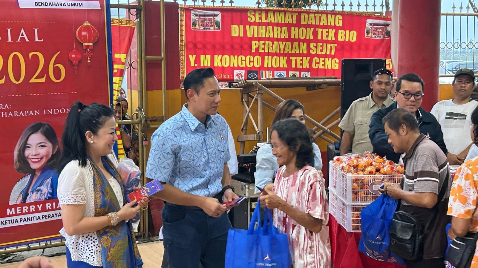 AHY hadiri baksos Imlek 2026 di Vihara Hok Tek Bio Teluknaga, bagikan 200 paket sembako, tegaskan kebinekaan, peduli sosial.