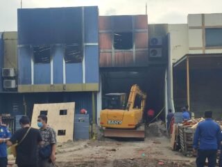 Kebakaran Gudang Pestisida di Tangsel Picu Dugaan Pencemaran Sungai