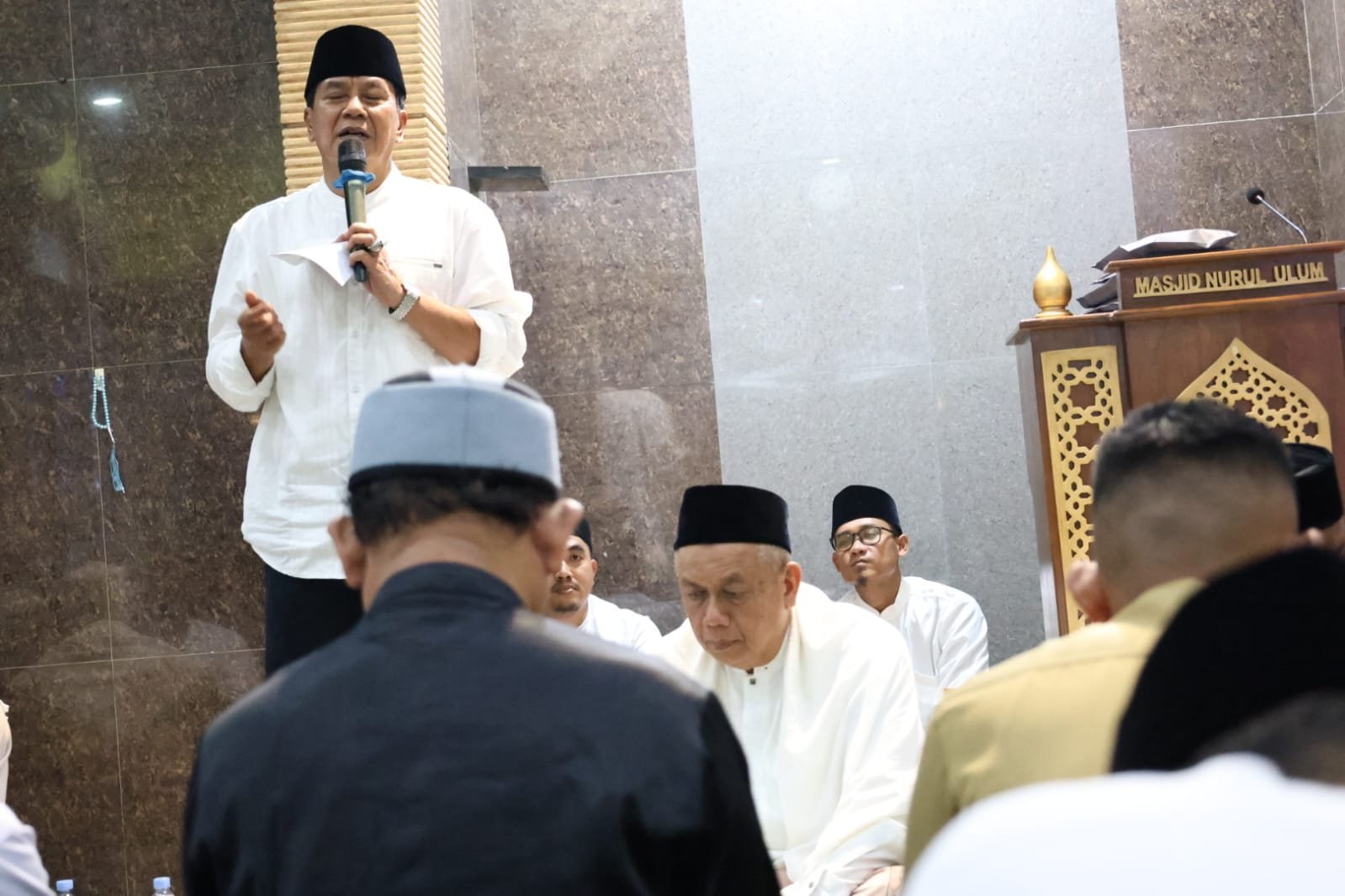 Bupati Tangerang Maesyal Rasyid gelar Tarawih Keliling 2026 di Masjid Nurul Ulum Tigaraksa, ajak warga perkuat iman.