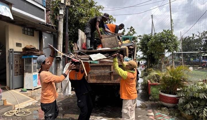 DLH Kota Tangerang mencatat 8.532 ton sampah ditangani selama libur Lebaran 1447 H. Lonjakan tertinggi terjadi pada H-1 Idulfitri.