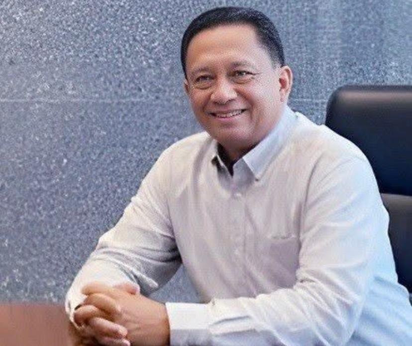 Dirut TVRI mundur, wacana RTRI menguat. Tantangan transformasi digital dan masa depan media publik di era OTT.