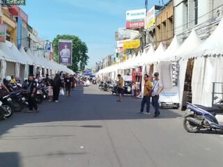 Ratusan Pedagang Bersiap Sambut Hari Pertama Pembukaan Pasar Jedogan di Pasar Lama Serang